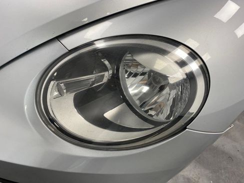 Used 2014 Volkswagen Beetle 1.8T image 11