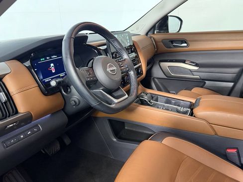 Used 2025 Nissan Pathfinder Platinum w/ Cargo Package AWD/4WD image 12
