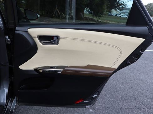 Used 2013 Toyota Avalon Limited image 25