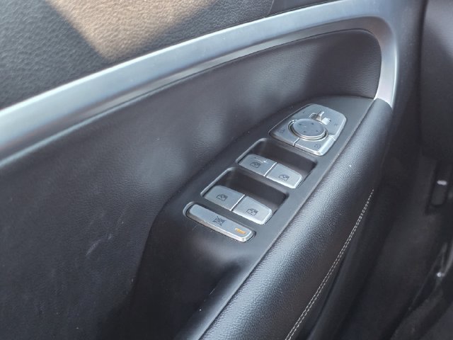 Used 2023 Genesis G70 2.0T RWD image 18