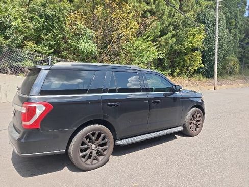 Used 2019 Ford Expedition XLT w/ Equipment Group 202A RWD image 3