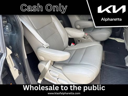 Used 2017 Toyota Sienna XLE w/ XLE Navigation Package FWD image 15