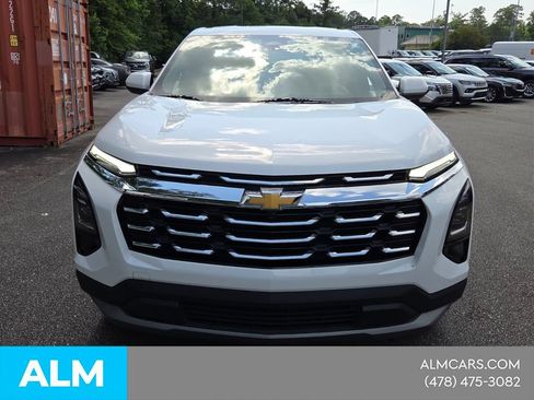 Used 2025 Chevrolet Equinox LT FWD image 2