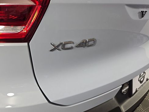 Certified 2026 Volvo XC40 B5 Plus AWD/4WD image 13