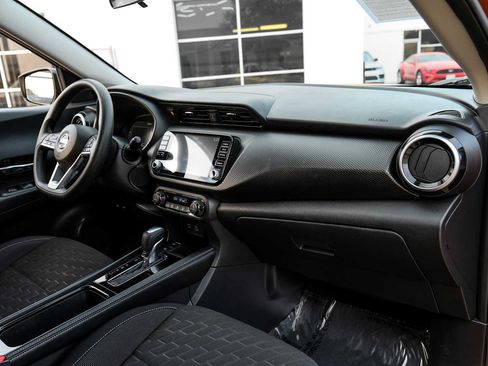 Used 2021 Nissan Kicks SV image 13