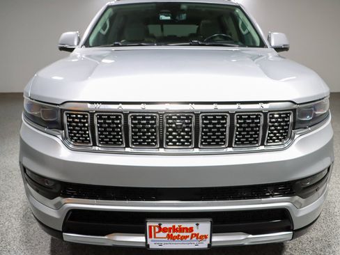 Used 2022 Jeep Grand Wagoneer Series II w/ Convenience Group III AWD/4WD image 4