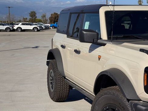 New 2026 Ford Bronco Badlands image 5