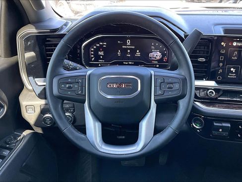 Used 2025 GMC Sierra 1500 Elevation image 6