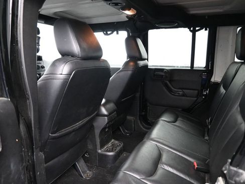 Used 2014 Jeep Wrangler Unlimited Sahara image 26