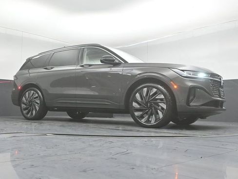 Used 2024 Lincoln Nautilus Black Label w/ Jet Appearance Package (87T) image 40