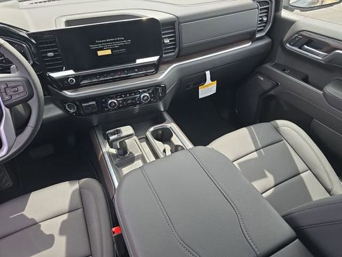 New 2025 GMC Sierra 1500 SLT w/ SLT Convenience Package image 10
