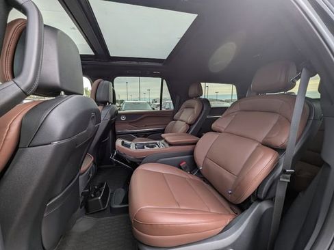 New 2025 Lincoln Navigator Reserve image 45