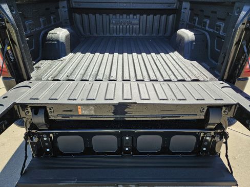 New 2026 GMC Sierra 1500 SLT AWD/4WD image 22