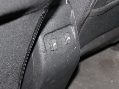 Used 2022 Nissan Kicks SR image 18