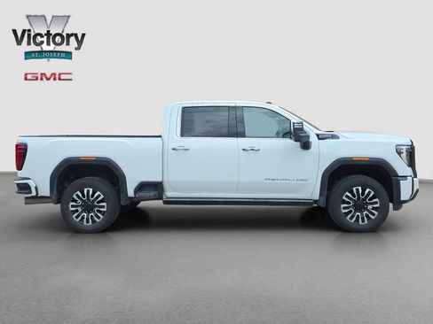 Used 2025 GMC Sierra 2500 Denali Ultimate w/ Max Trailering Package AWD/4WD image 18