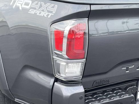 Used 2021 Toyota Tacoma TRD Sport w/ Technology Package AWD/4WD image 5