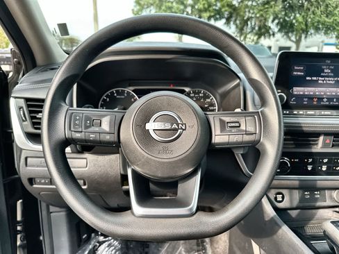 Used 2024 Nissan Rogue S AWD/4WD image 20