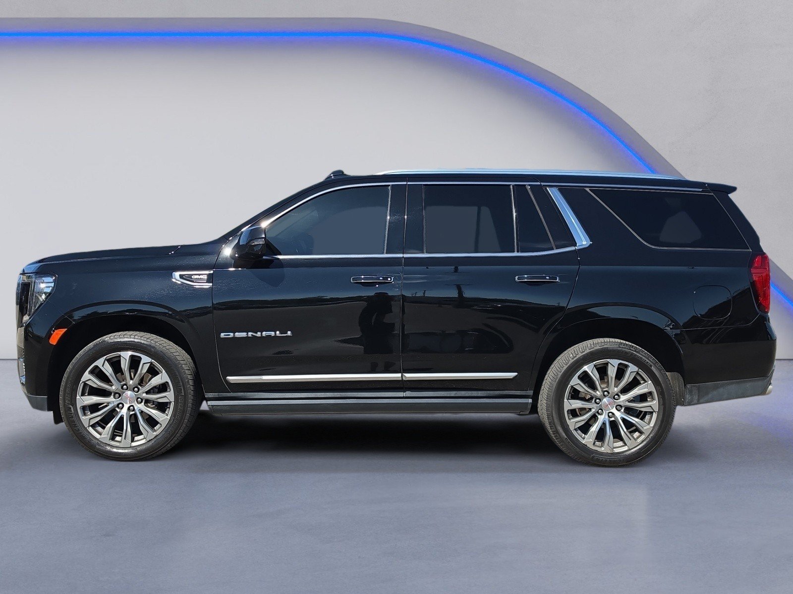 Used 2021 GMC Yukon Denali w/ Denali Premium Package AWD/4WD image 5