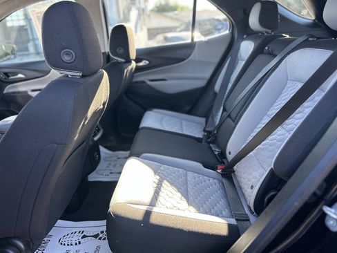 Used 2021 Chevrolet Equinox LS FWD image 16