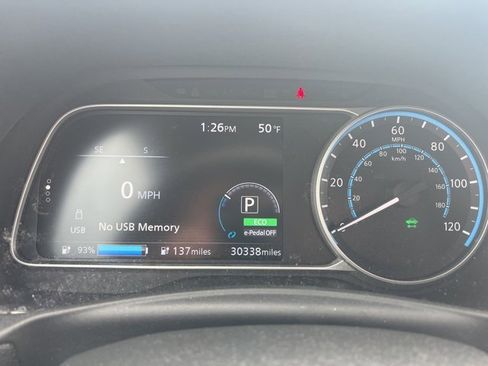 Used 2018 Nissan Leaf SV w/ SV Technology Package image 7