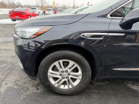 Used 2020 Buick Enclave Essence image 11