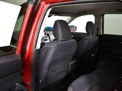 Used 2022 Nissan Pathfinder SV image 45