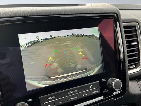 Used 2023 Nissan Frontier SV image 16