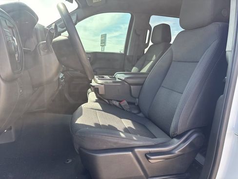 Used 2020 Chevrolet Silverado 1500 Custom w/ Custom Value Package image 7