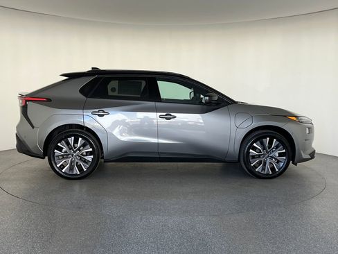 New 2026 Subaru Solterra image 7