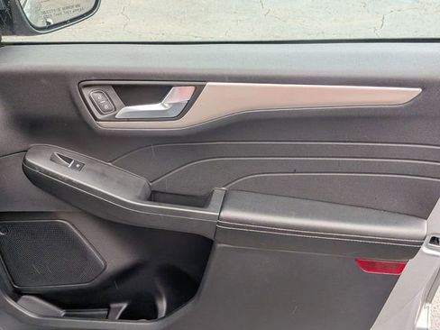 Used 2021 Ford Escape SE image 33