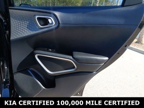 Certified 2025 Kia Soul LX image 24
