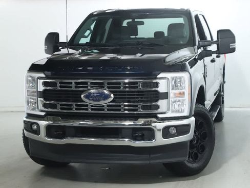 Used 2024 Ford F250 XLT image 3