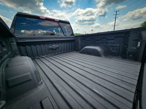Used 2025 Chevrolet Silverado 1500 Custom Trail Boss AWD/4WD image 6