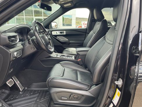 Used 2022 Ford Explorer ST w/ ST Street Pack image 14