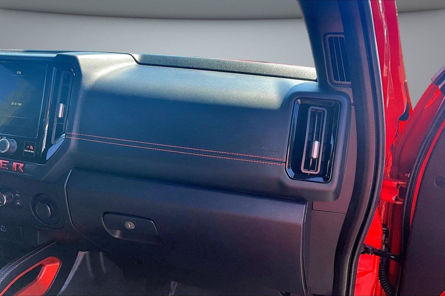 Used 2025 Nissan Frontier PRO-4X AWD/4WD image 27