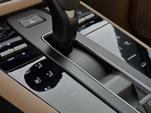 Certified 2024 Porsche Macan image 20