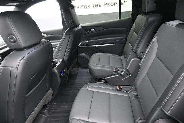 New 2027 Chevrolet Traverse LT w/ Sun and Wheel Package FWD image 10