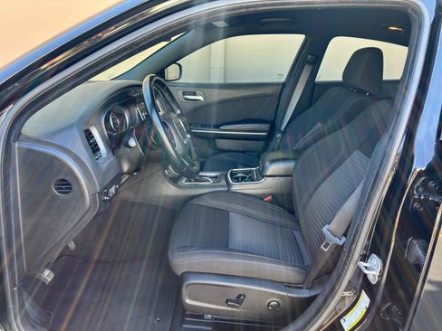 Used 2023 Dodge Charger SXT RWD image 39