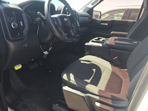 Used 2020 Chevrolet Silverado 1500 Custom w/ Custom Value Package RWD image 7