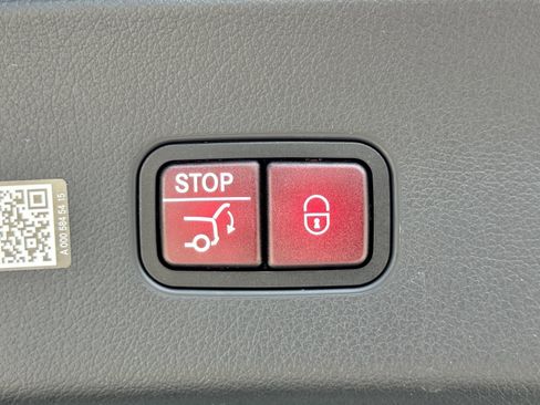 New 2025 Mercedes-Benz GLC 63 AMG S image 15