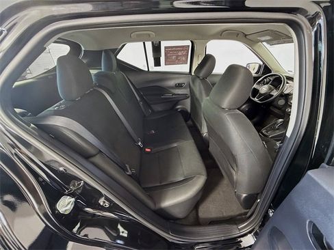 Certified 2025 Nissan Kicks Play S image 27