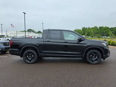 New 2026 Honda Ridgeline Black Edition image 2