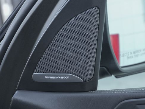 Certified 2025 BMW X5 xDrive40i w/ Climate Comfort Package image 33