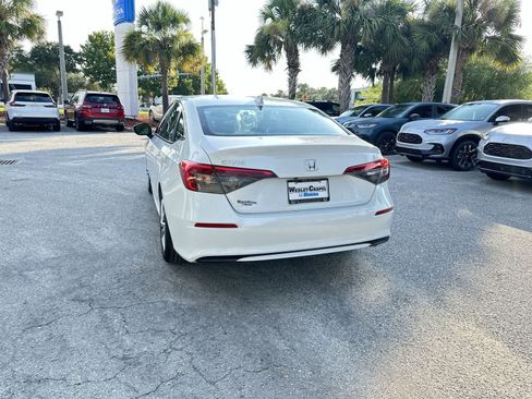 Used 2024 Honda Civic LX image 3