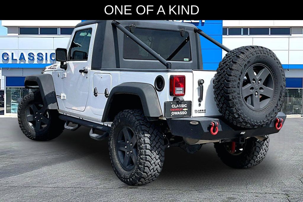 Used 2017 Jeep Wrangler Unlimited Rubicon w/ Connectivity Group AWD/4WD image 3