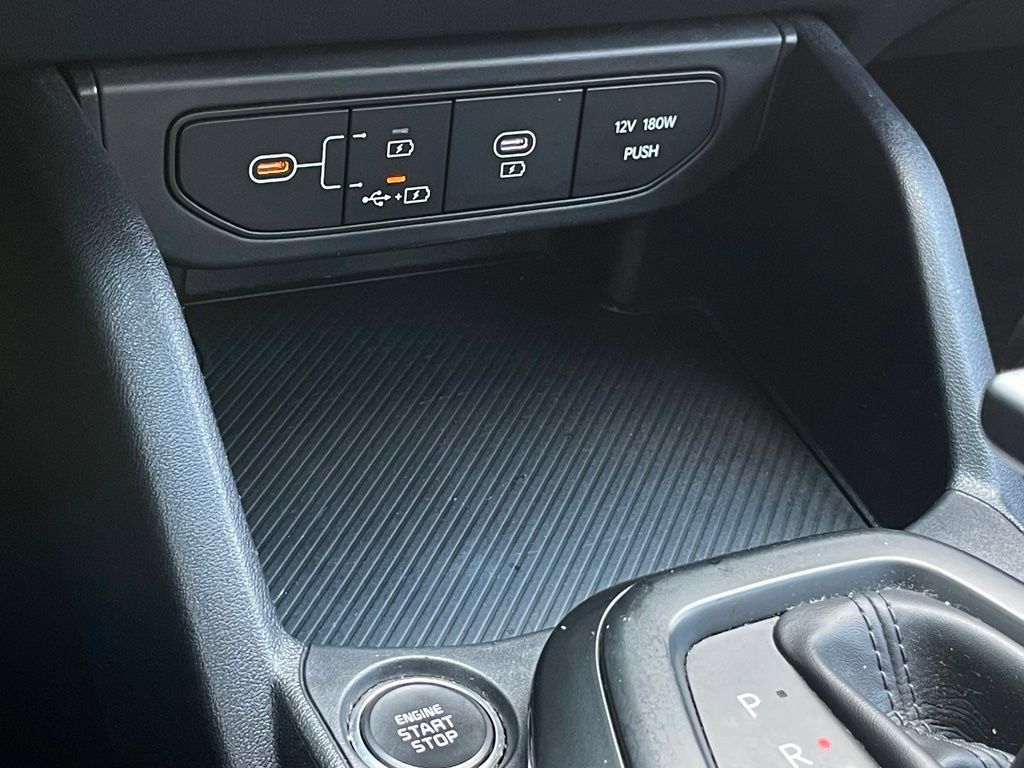 Used 2025 Kia K4 FWD image 19