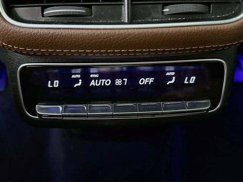 Used 2025 Mercedes-Benz GLS 450 4MATIC w/ AMG Line Exterior image 27