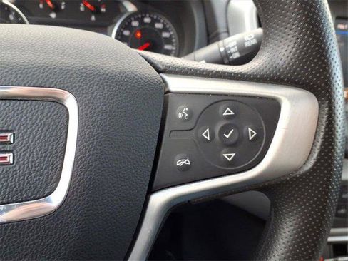 Used 2023 GMC Terrain SLE w/ Driver Convenience Package image 17
