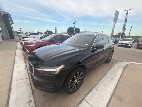 Used 2021 Volvo XC60 T6 Momentum AWD/4WD image 1