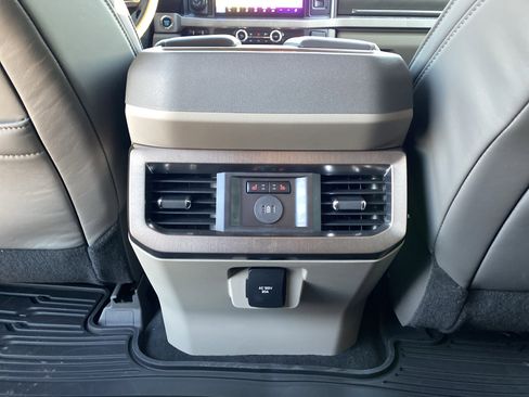 Used 2026 Ford F450 Platinum w/ Platinum Plus Package image 34